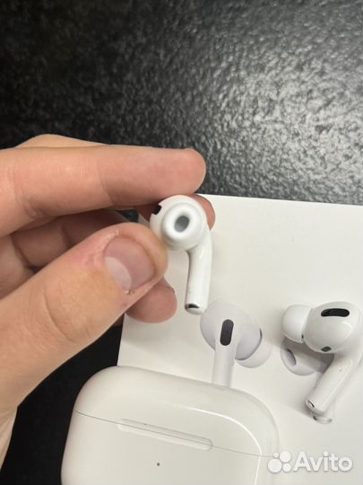 Наушники AirPods Pro