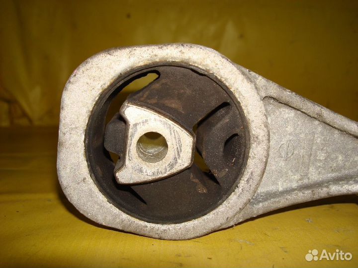 Подушка двс Nissan Sylphy TB17 (Переднее Правое)