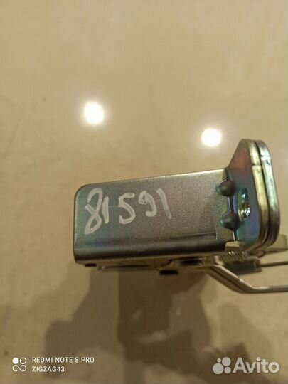 Замок откидывания заднего сиденья(правый)