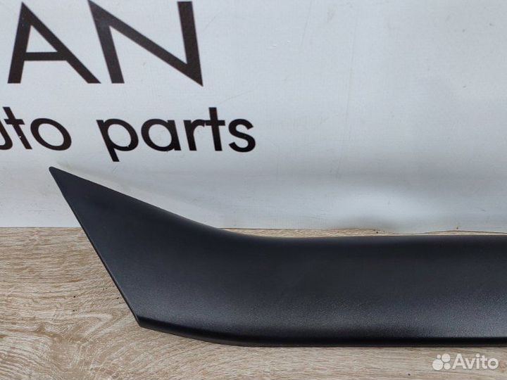 Обшивка крышки багажника левая Bmw X5 Рест E70