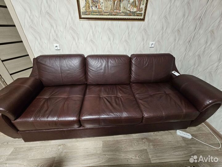 Кожаный диван бу