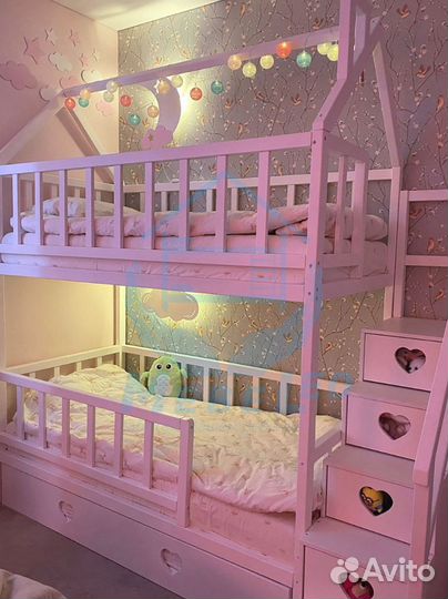 Двухъярусная кровать