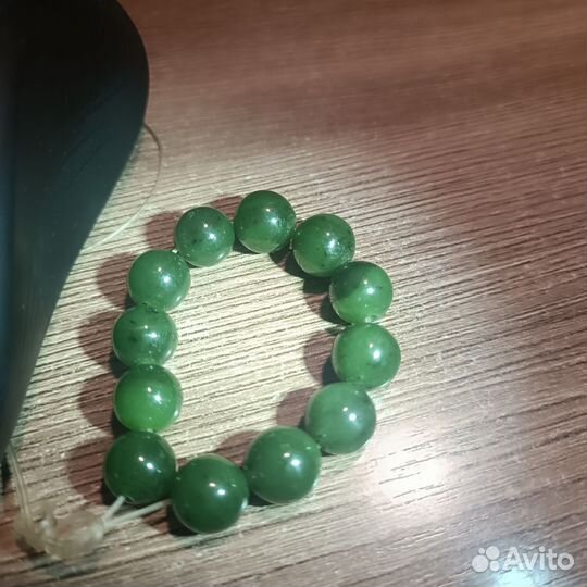 Бусины из зелёного нефрита 10 мм