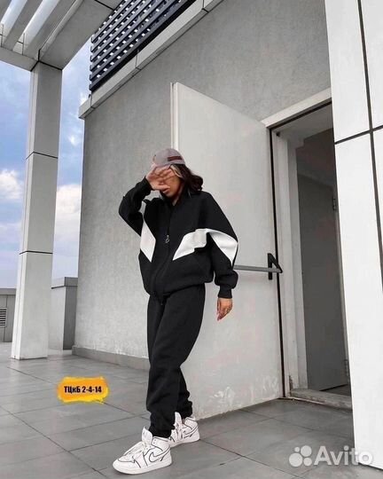 Спортивный костюм на флисе женский