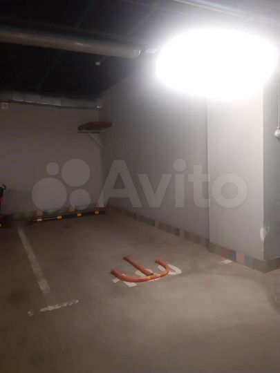 Машиноместо, 14 м²