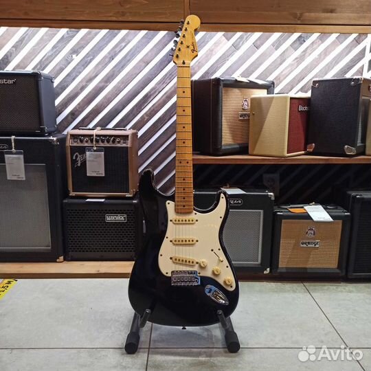 Электрогитара Fender Stratocaster винтаж 1995