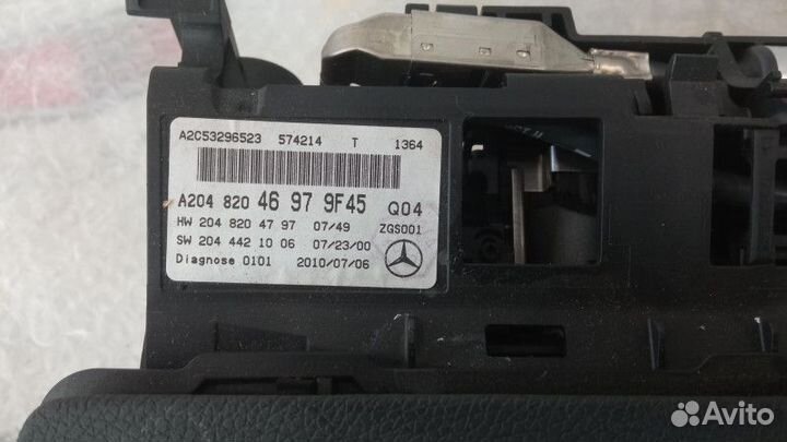 Магнитола с дисплеем Мерседес W204