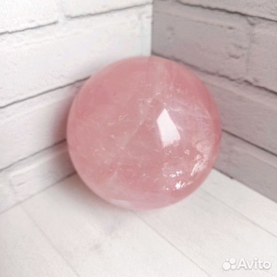 Розовый кварц с астеризмом, шар 70 мм