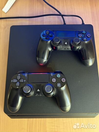 Sony PS4 1 тб с игрой