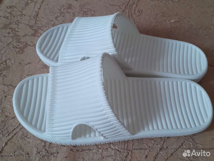 Сланцы женские новые