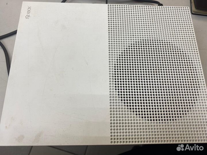 Игровая приставка Microsoft Xbox One S 1 тб