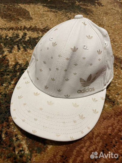 Adidas originals кепка