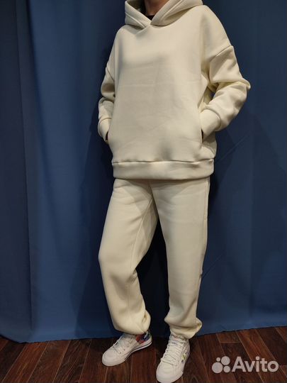 Спортивный костюм женский