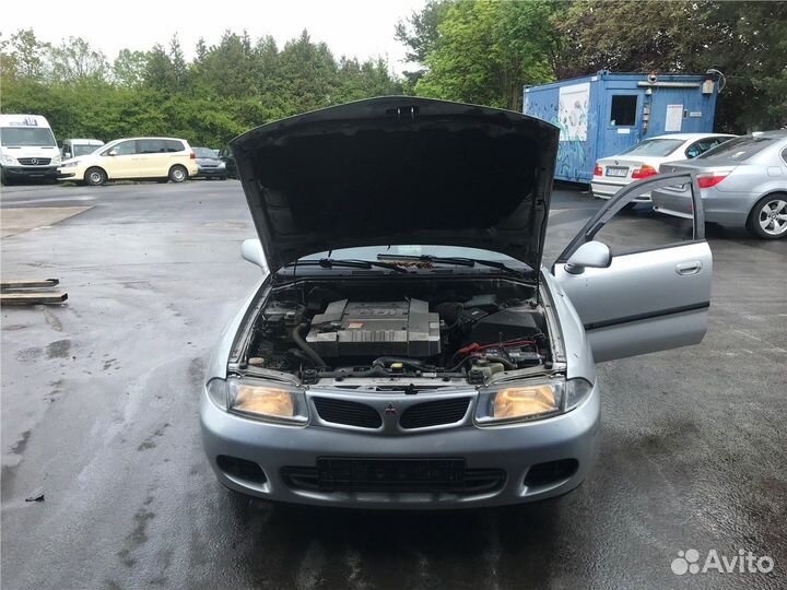 Разбор на запчасти Mitsubishi Carisma