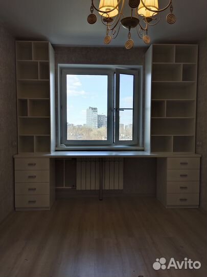 Рабочая зона у окна IKEA