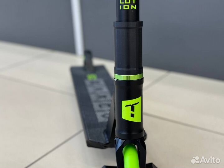 Трюковой самокат Tech Team