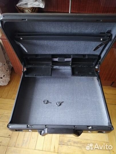 Ручной кейс консул