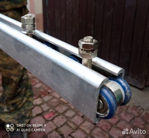 Направляющая верхняя для роликов раздвижных дверей