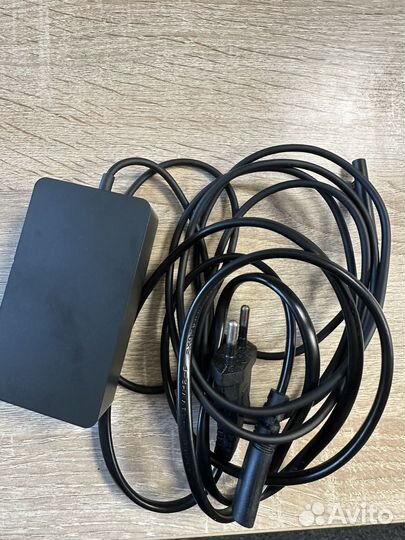 Зарядное устройство Microsoft Surface