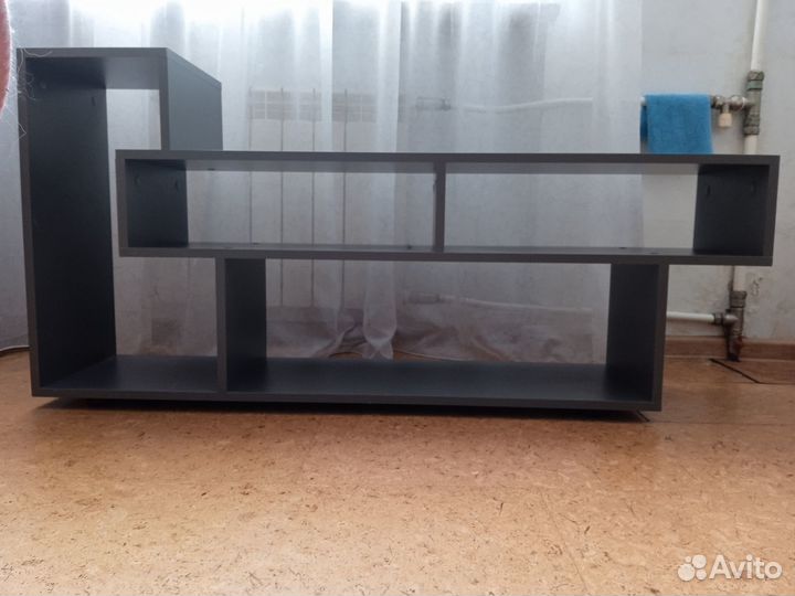 Полка под телевизор