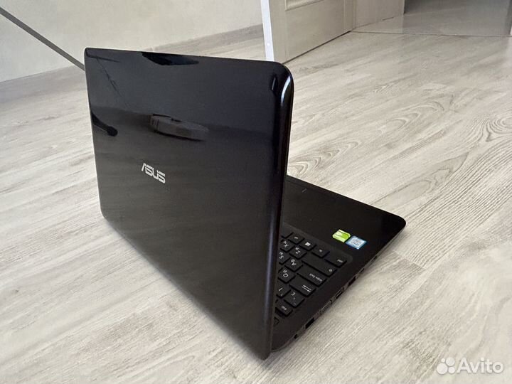 Asus i7/12GB/SSD256/nvidia940 2GB