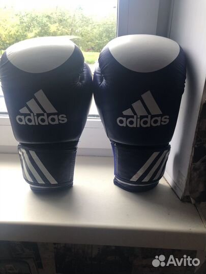 Боксерские перчатки adidas