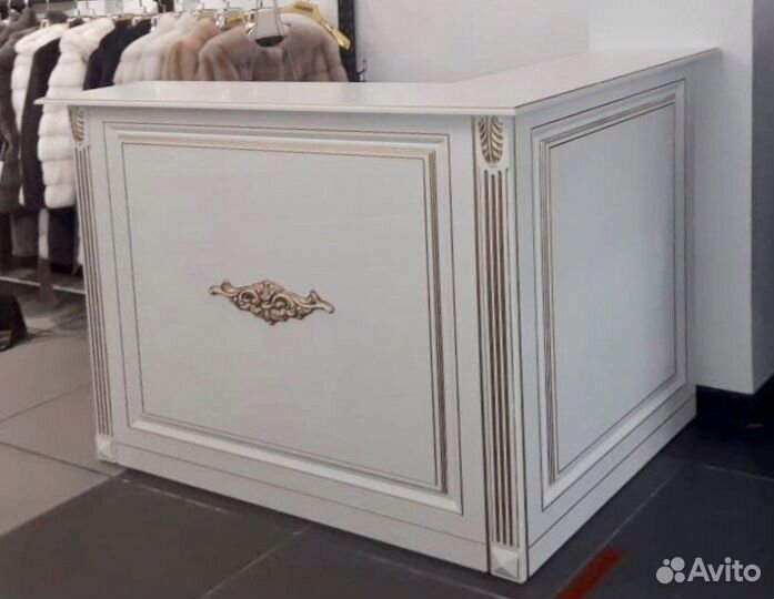 Ресепшн стойка «Классика» с золотом