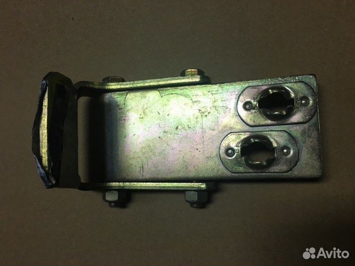 Держатель шумоизоляции Mercedes-Benz Мерседес