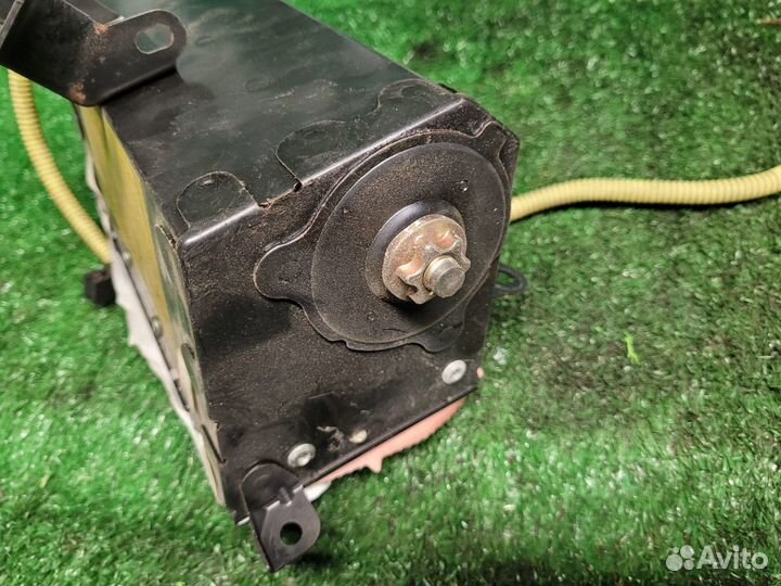 Подушка безопасности пассажирская на Hiace H200