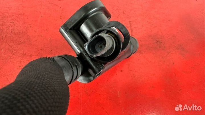 Фланец системы охлаждения Audi A6 C6 2.0 BRE TDI