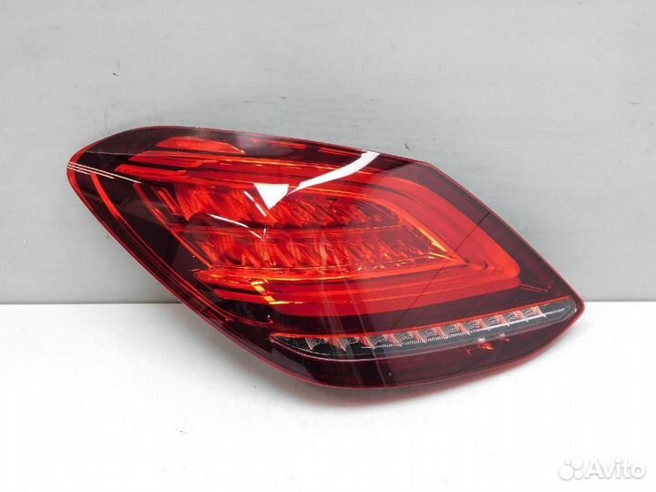 Фонарь задний левый Mercedes-Benz C-Class