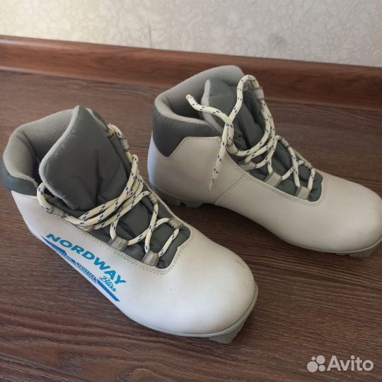 Лыжные ботинки