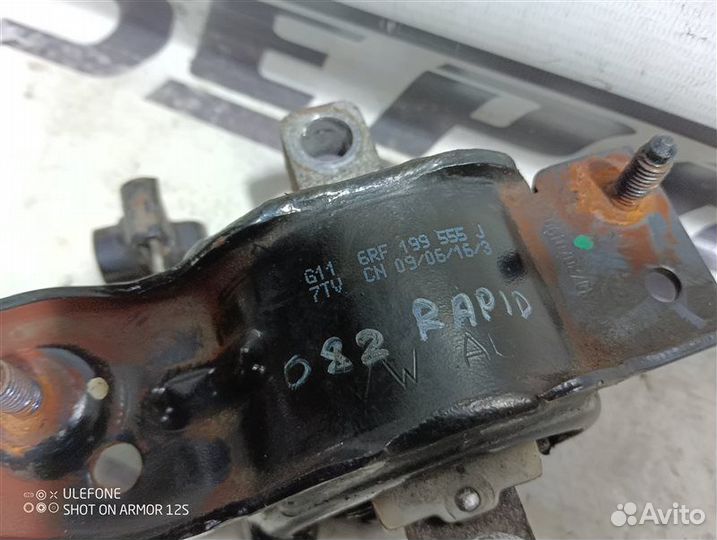 Подушка двигателя левая Skoda Rapid 1.4 cusb 2016