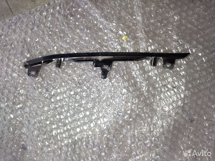 Молдинг хром на решётку Camry