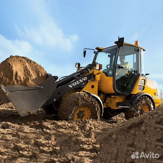 Экскаватор-погрузчик в аренду. Работаем 24/7