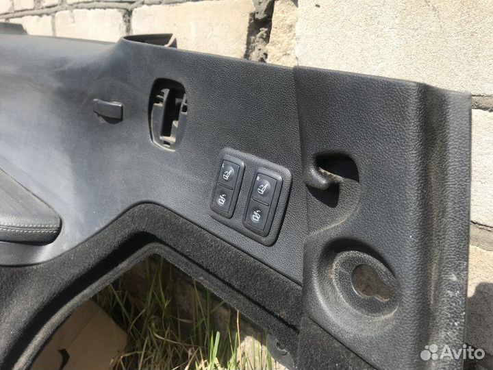 Обшивка багажника правая Mercedes Gl-Class X164