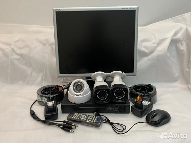 Комплект видеонаблюдения с монитором и 3 камерами