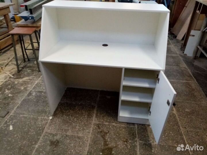 Стойка ресепшн для администратора, новая