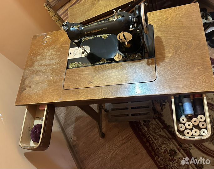 Швейная машинка ножная