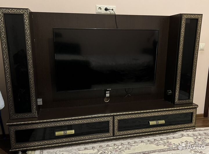 Подставка под телевизор