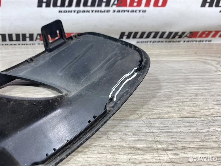 Решетка противотуманной фары левая Ситроен С4 Б7