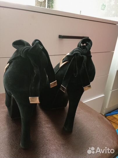 Лабутены 36р