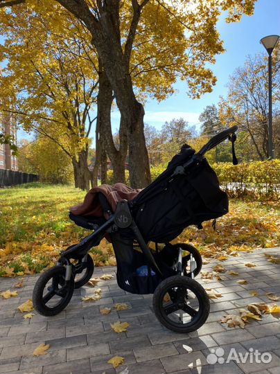 Коляска для двойни bumbleride