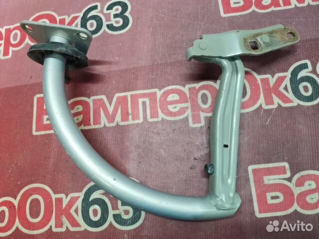 Петля крышки багажника задняя правая Volkswagen Pa