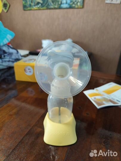 Молокоотсос medela ручной