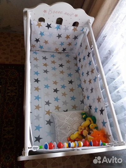 Детская кроватка (с подарками)