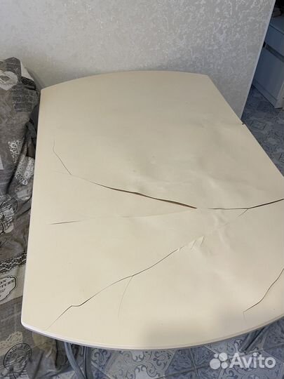 Кухонный стол