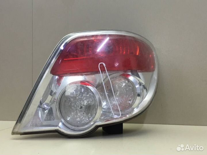Фонарь задний правый Subaru Impreza G11 2000-2007