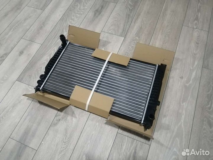 Основной радиатор Ауди А6 С5, А4 Б5 2.4 2.5 2.8