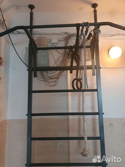 Шведская стенка с турником